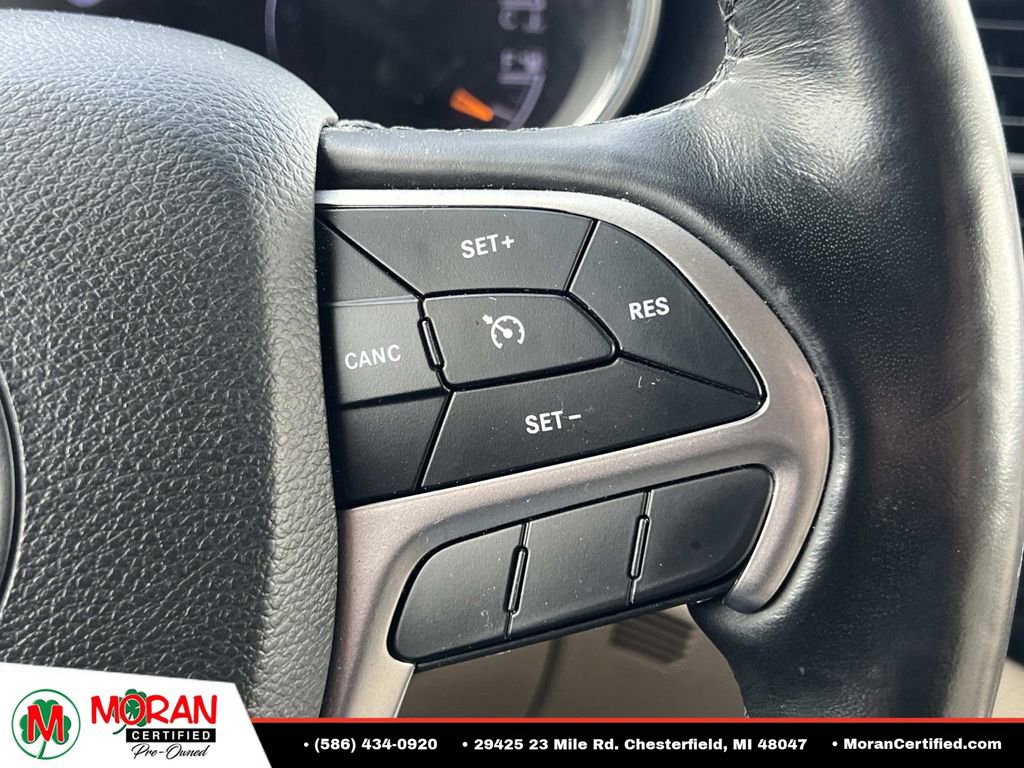 Used 2021 Jeep Grand Cherokee Laredo AWD/4WD image 25