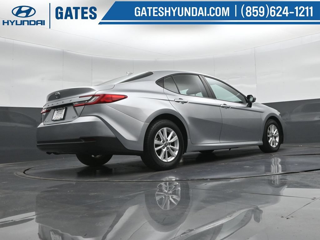 Used 2025 Toyota Camry LE FWD image 37