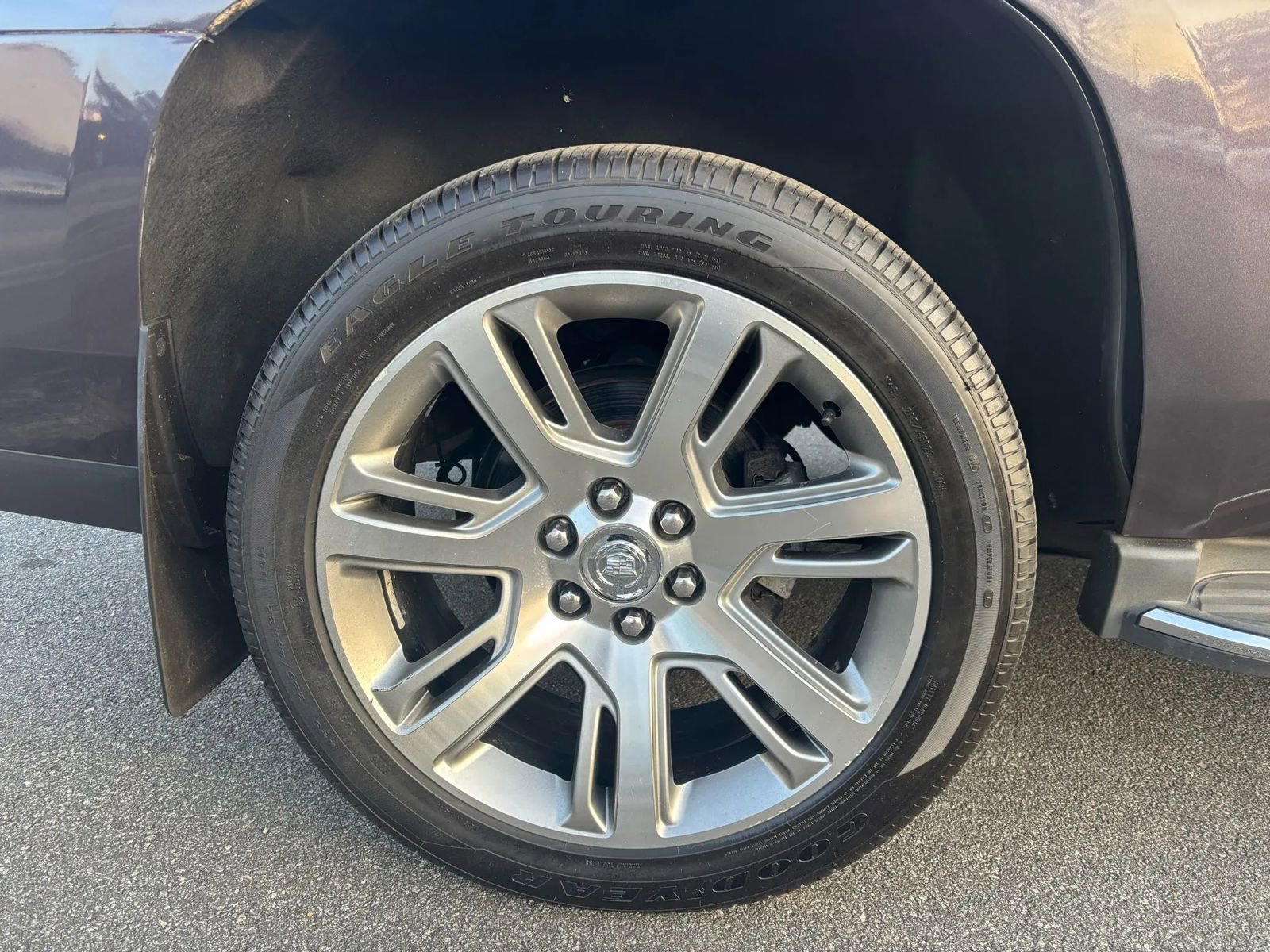 Used 2015 Cadillac Escalade Luxury image 24