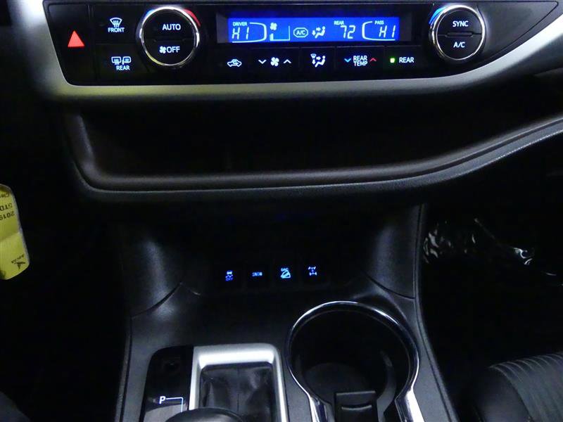 Used 2019 Toyota Highlander Plus AWD/4WD image 15