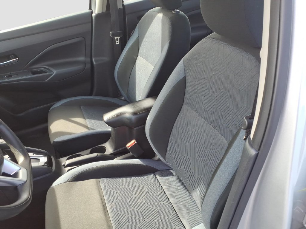 Used 2025 Nissan Versa SV FWD image 14