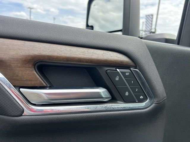 Used 2024 Chevrolet Silverado 3500 High Country w/ High Country Premium Package image 12