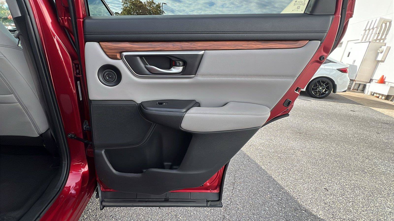 Used 2022 Honda CR-V Touring image 14
