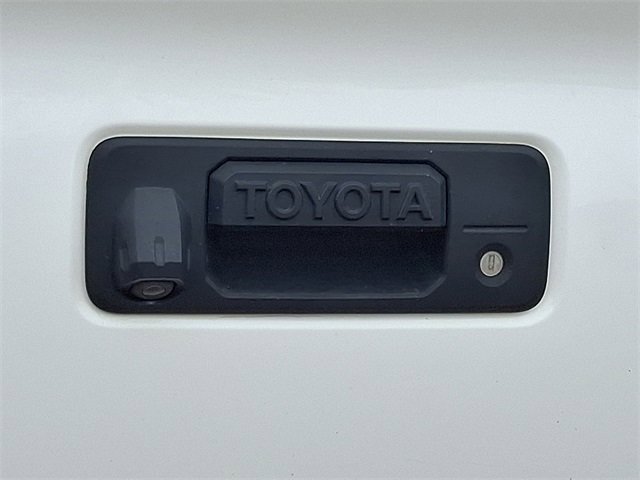 Used 2017 Toyota Tacoma SR5 w/ SR5 Appearance Package (SM) image 28