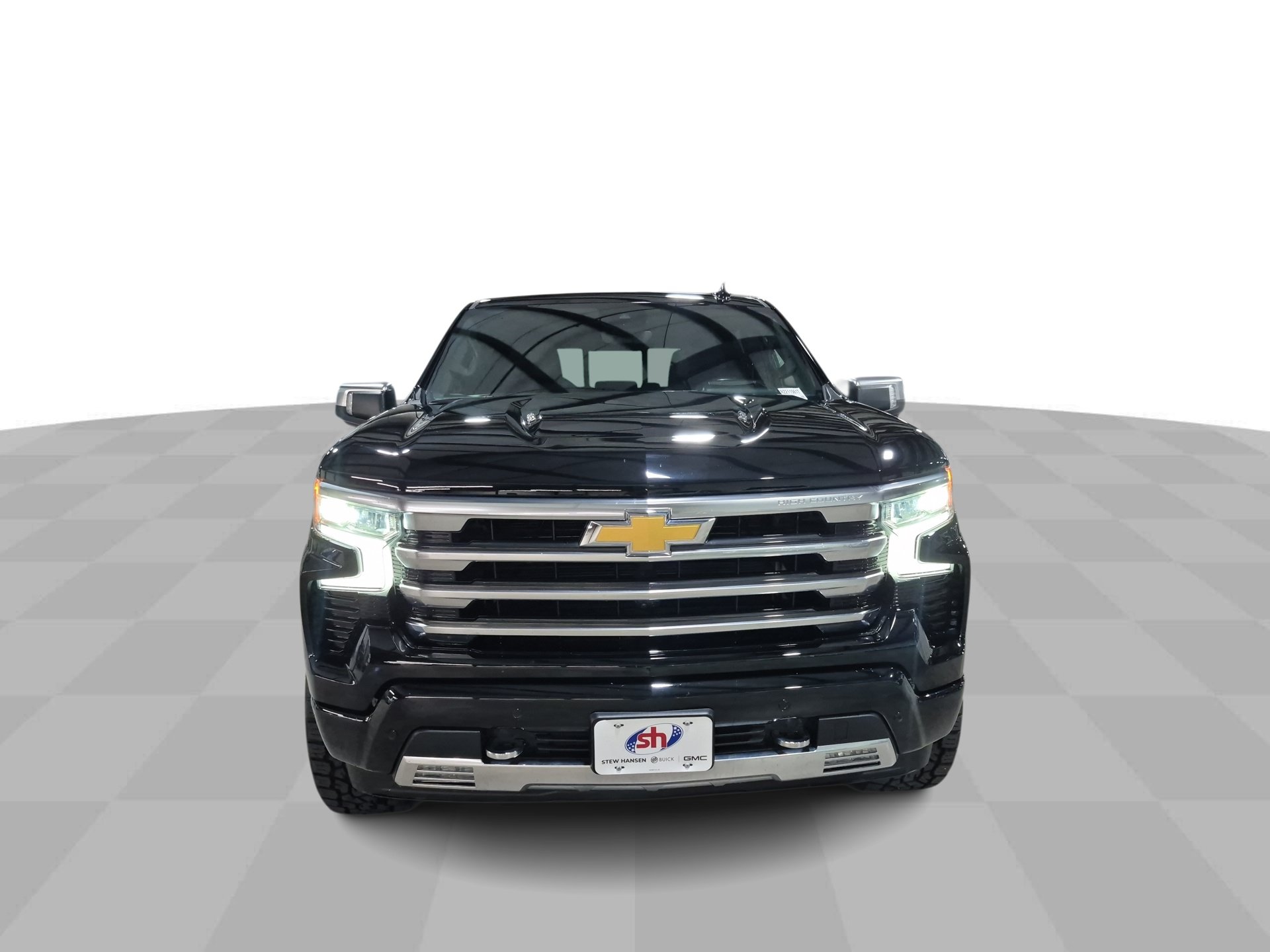 Used 2024 Chevrolet Silverado 1500 High Country w/ High Country Premium Package AWD/4WD image 3