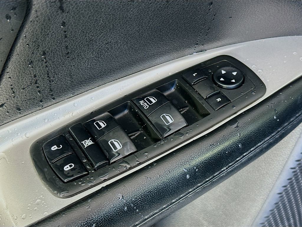 Used 2018 Dodge Journey SE w/ Popular Equipment Group image 17