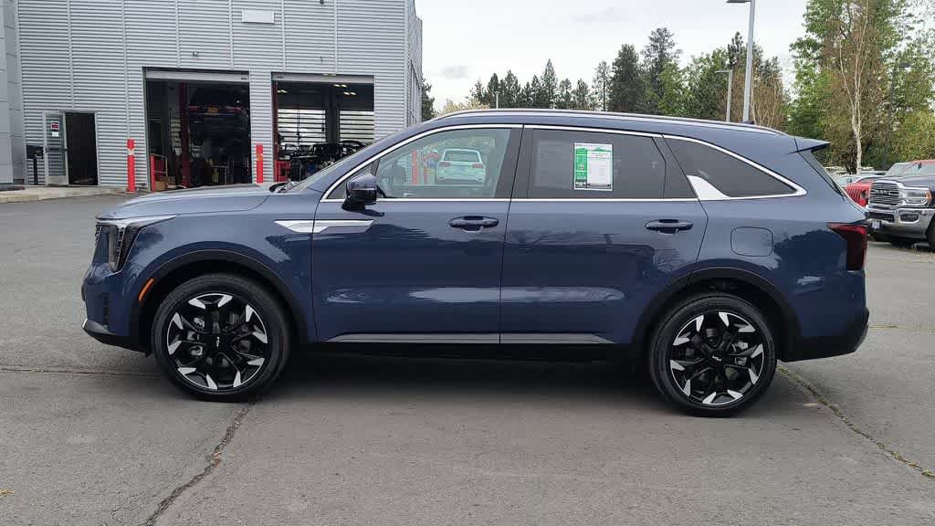 Used 2025 Kia Sorento EX w/ Panoramic Sunroof Package AWD/4WD image 5