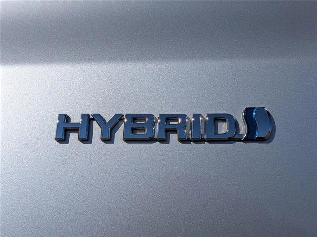 Used 2017 Toyota Prius V Five image 23