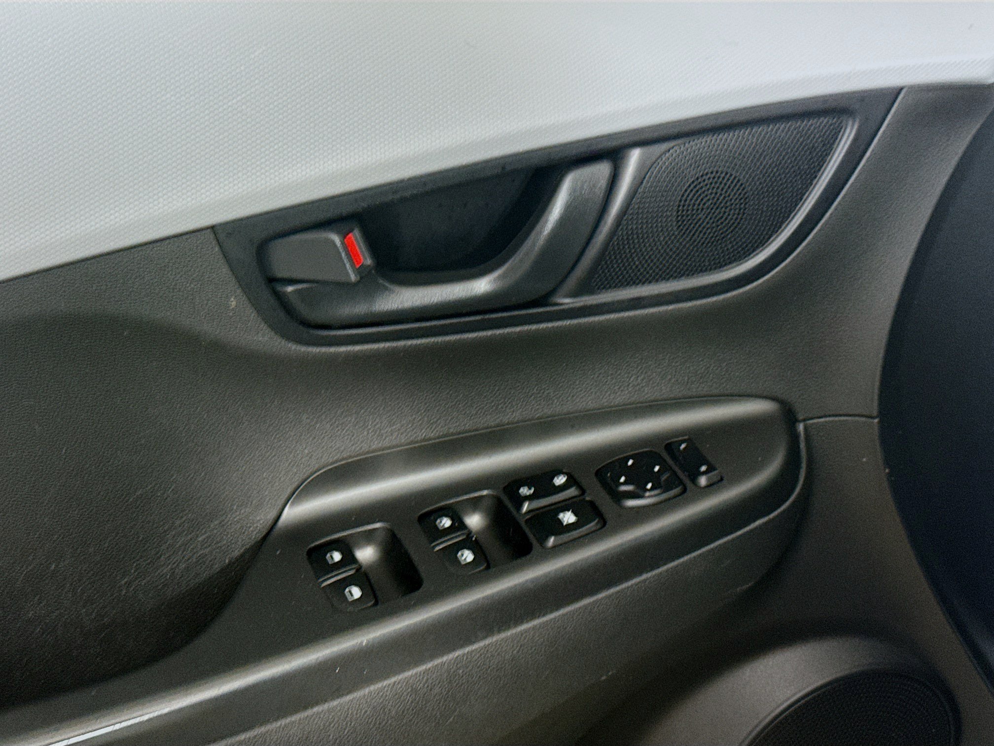 Used 2020 Hyundai Kona SEL FWD image 24