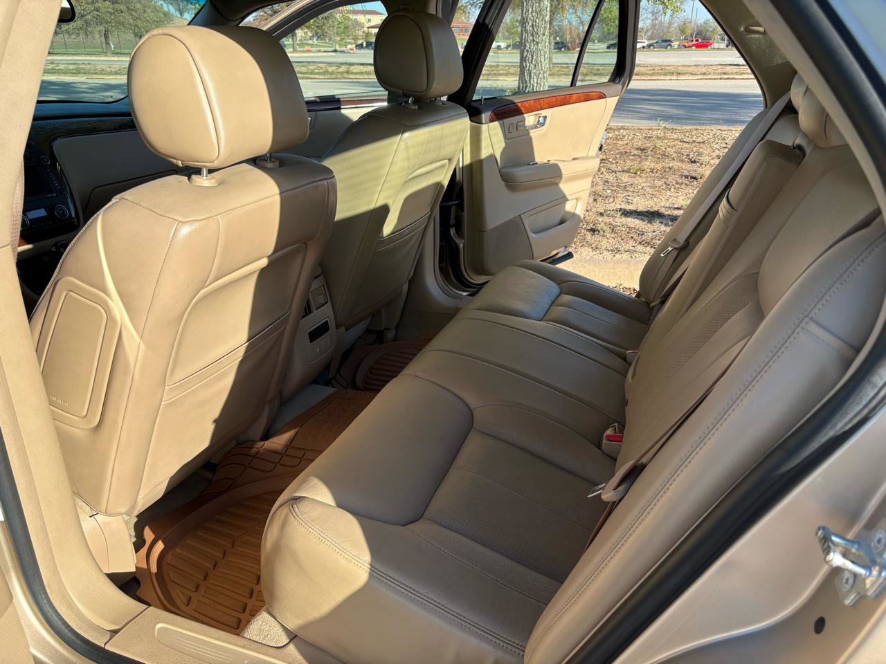 Used 2006 Cadillac DTS Performance image 11