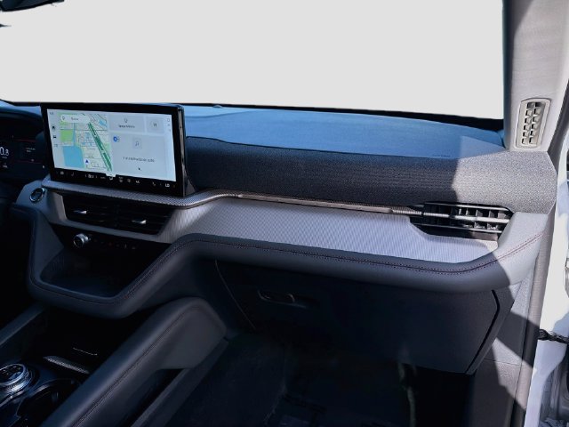 Used 2025 Ford Explorer Active RWD image 29