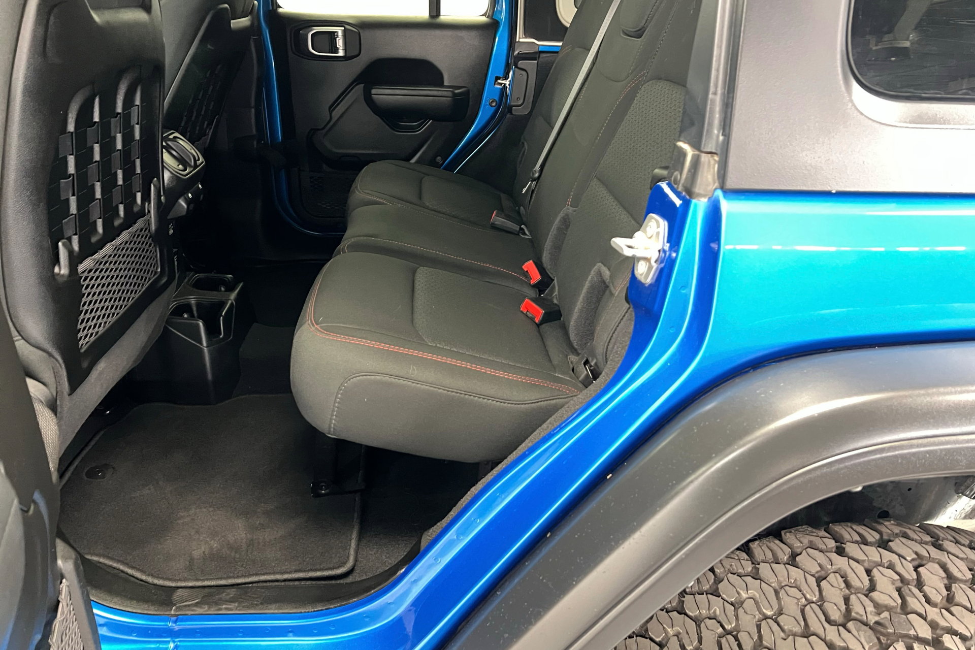 Used 2022 Jeep Wrangler Unlimited Rubicon w/ LED Lighting Group AWD/4WD image 22