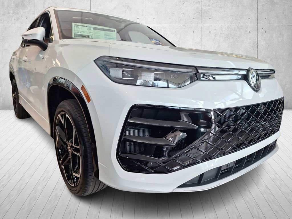 New 2026 Volkswagen Tiguan SEL R-Line image 3