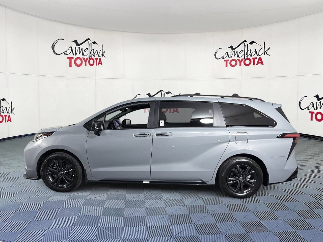 New 2026 Toyota Sienna XSE AWD/4WD image 5