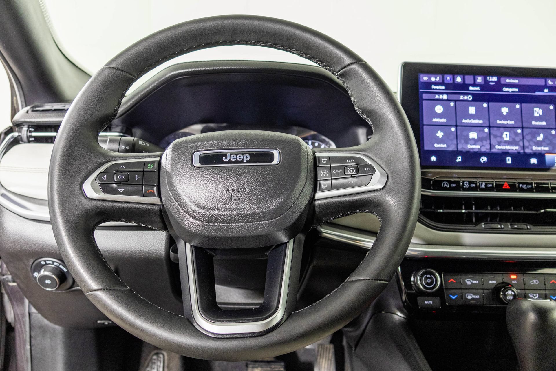 Used 2023 Jeep Compass Limited AWD/4WD image 31