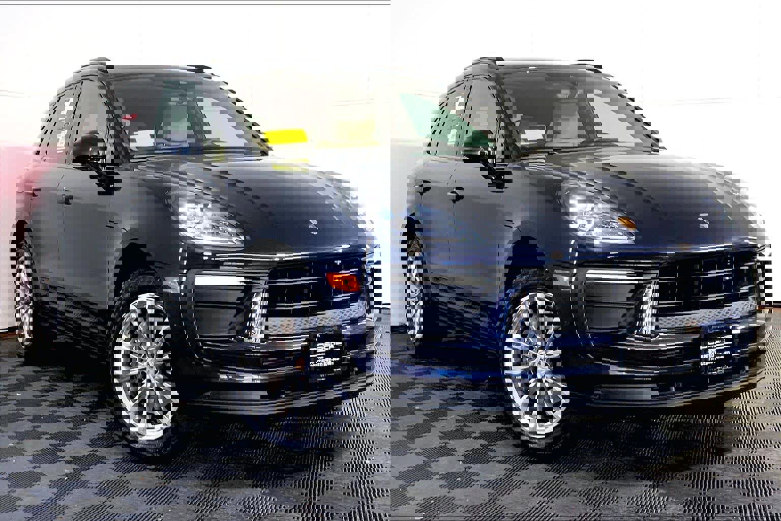 Used 2022 Porsche Macan image 9