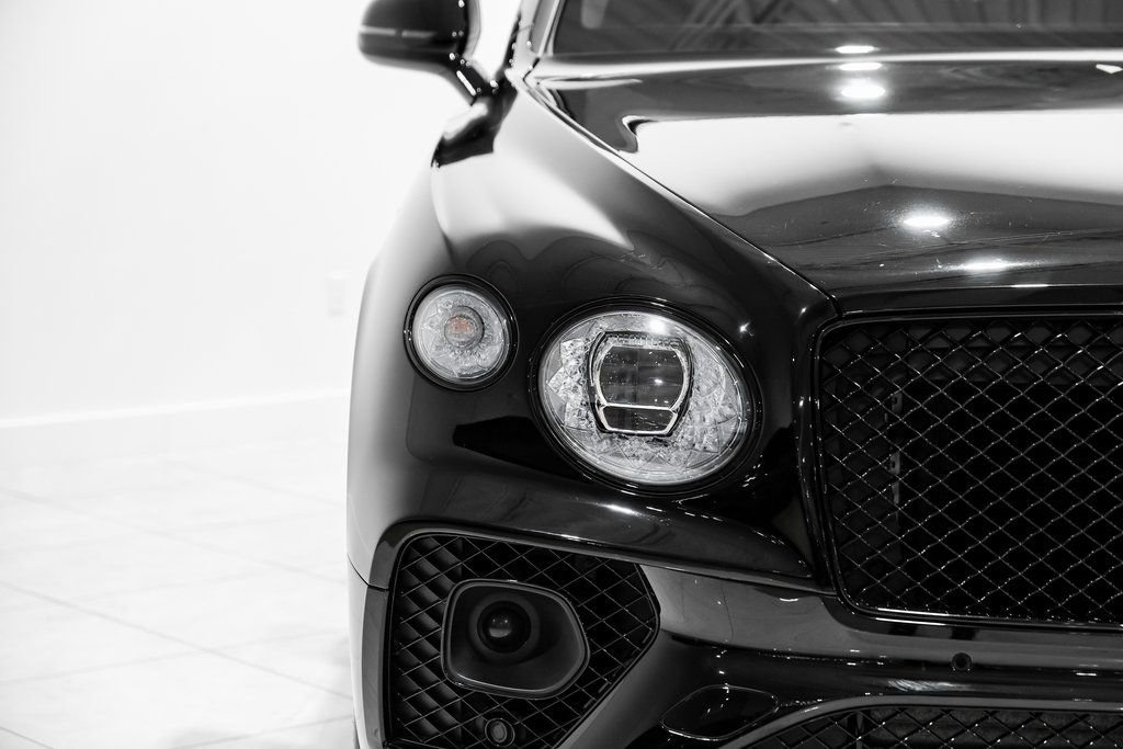 Used 2023 Bentley Bentayga image 53