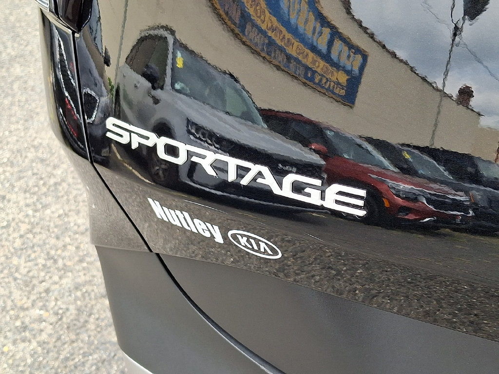 Used 2025 Kia Sportage EX AWD/4WD image 30