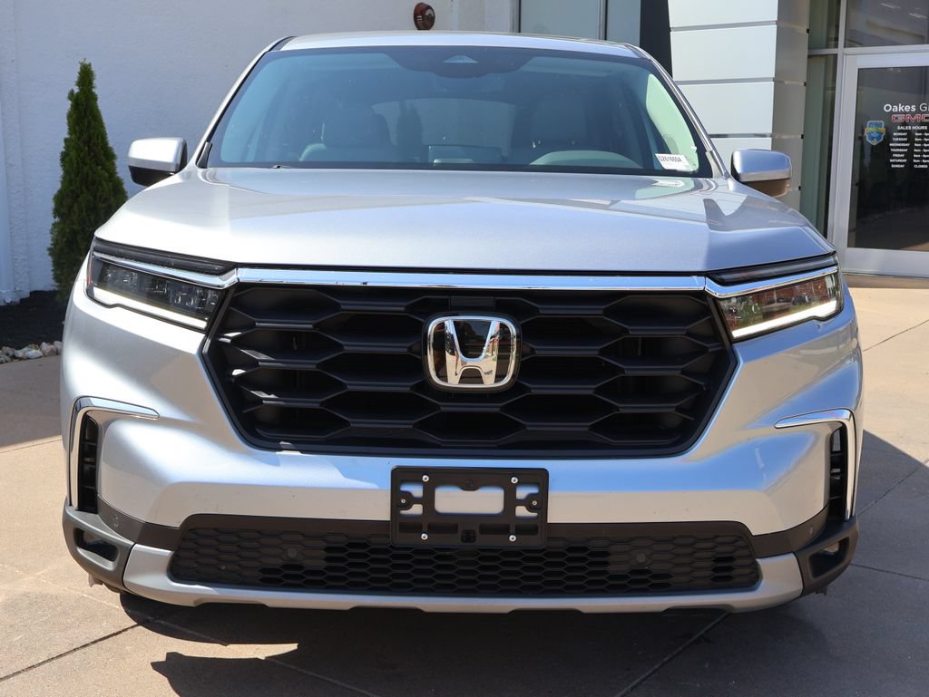 Used 2025 Honda Pilot EX-L image 2