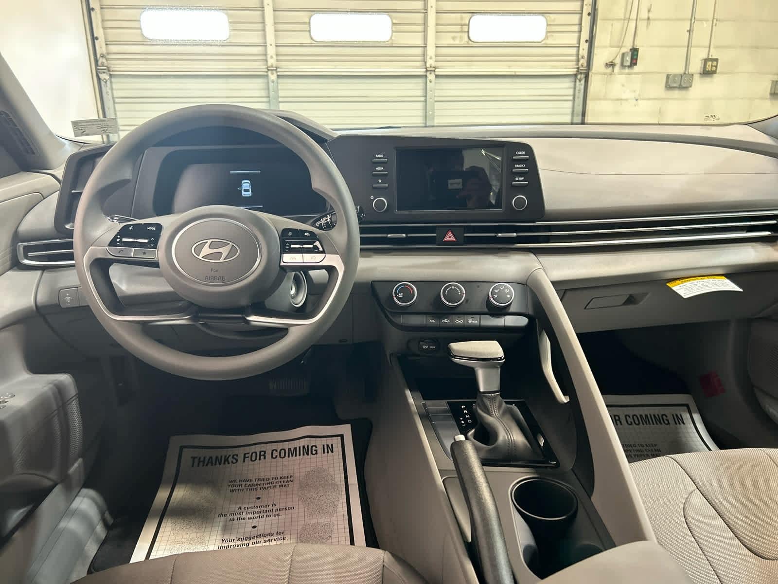 New 2026 Hyundai Elantra SE FWD image 4