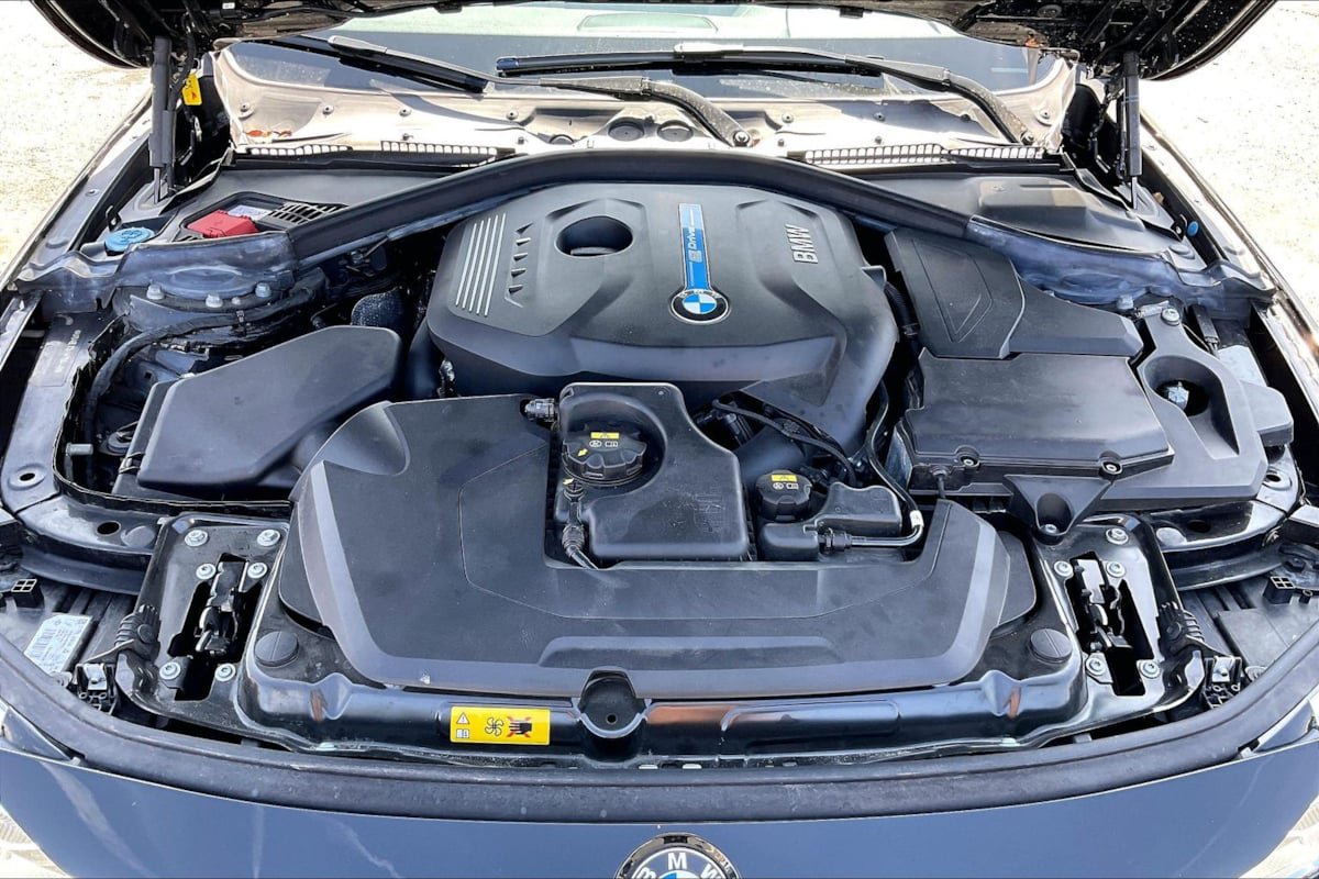 Used 2018 BMW 330e w/ Convenience Package RWD image 10