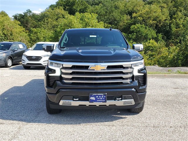 Used 2023 Chevrolet Silverado 1500 High Country w/ Z71 Off-Road Package image 2