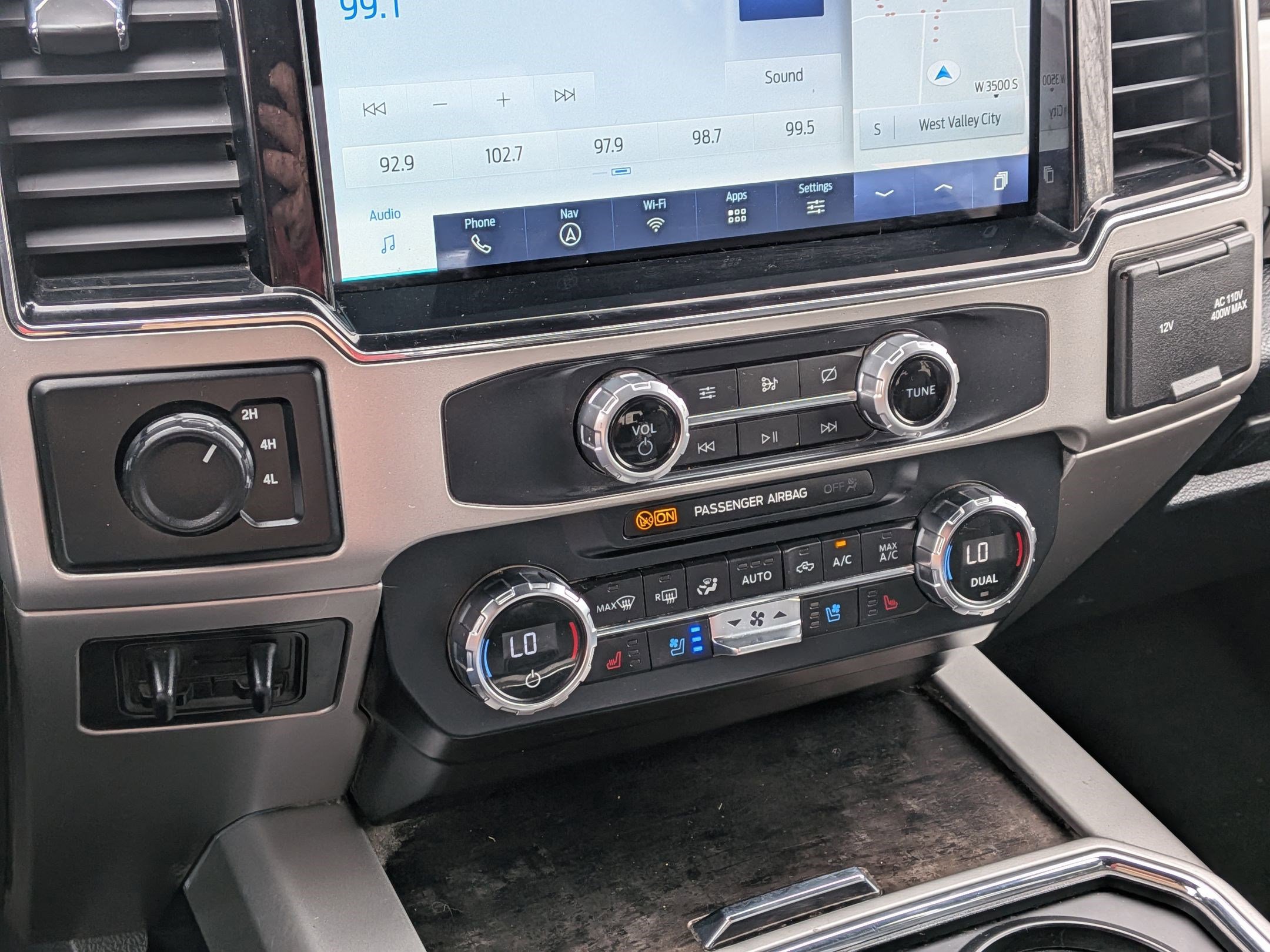 Used 2022 Ford F450 Lariat w/ Chrome Package image 23