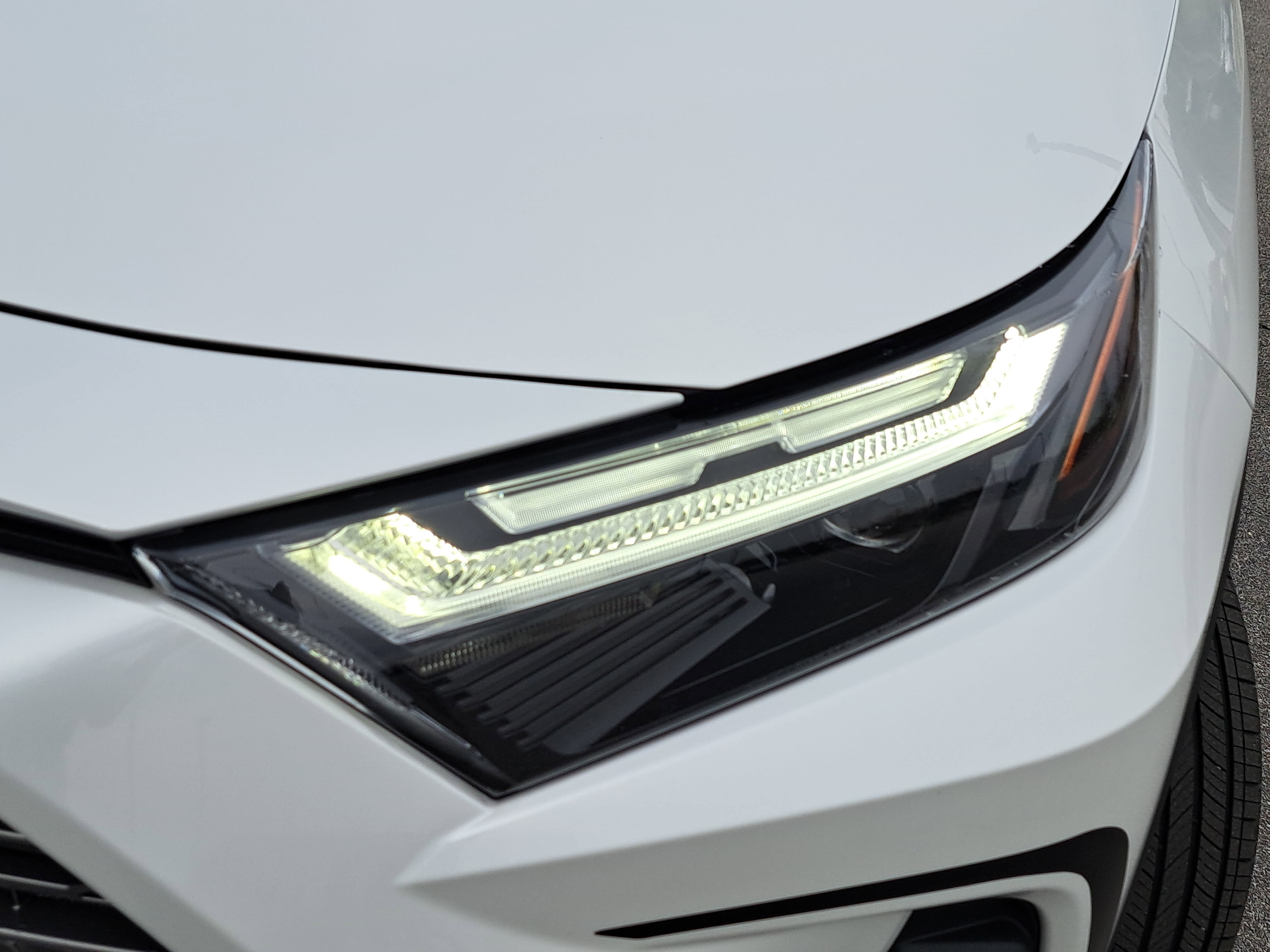 Used 2023 Toyota RAV4 Limited AWD/4WD image 30