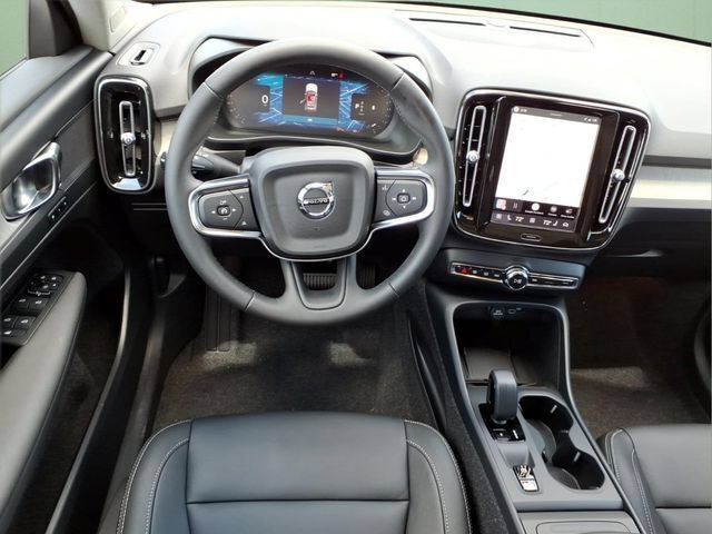 New 2026 Volvo XC40 B5 Core AWD/4WD image 11