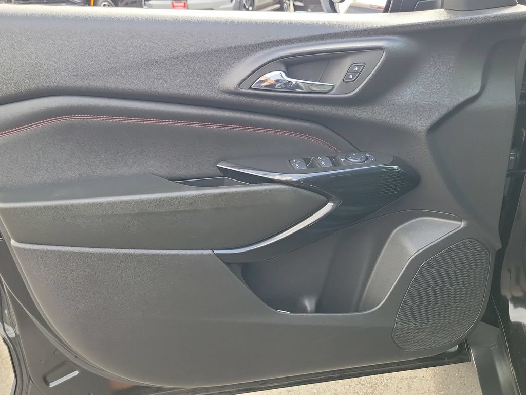 Used 2026 Chevrolet Trax RS w/ Driver Confidence Package FWD image 21