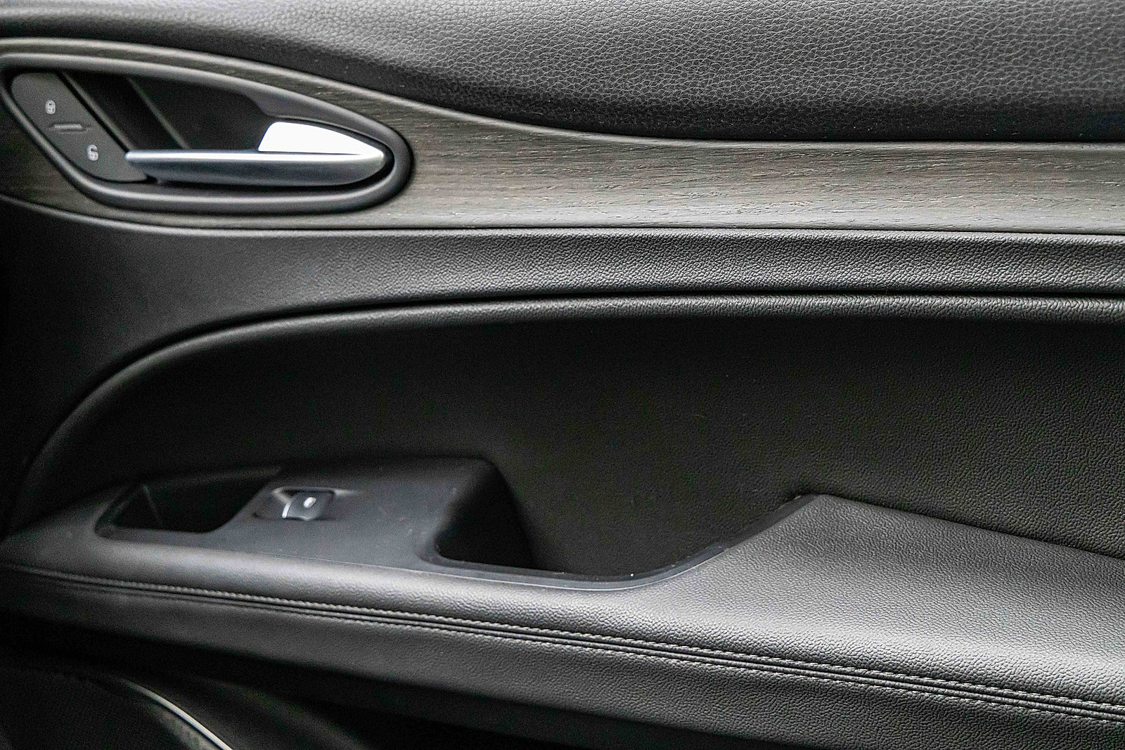 Used 2022 Alfa Romeo Stelvio Ti image 16