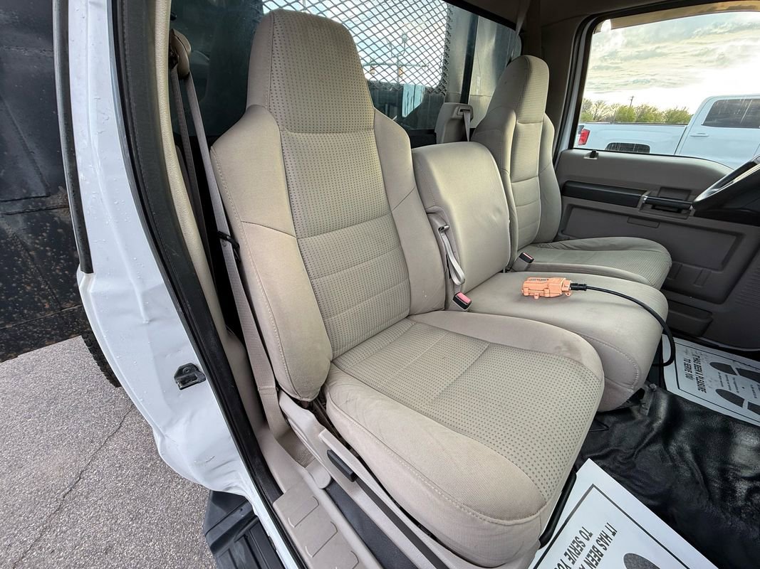 Used 2008 Ford F550 4x4 Regular Cab Super Duty image 18