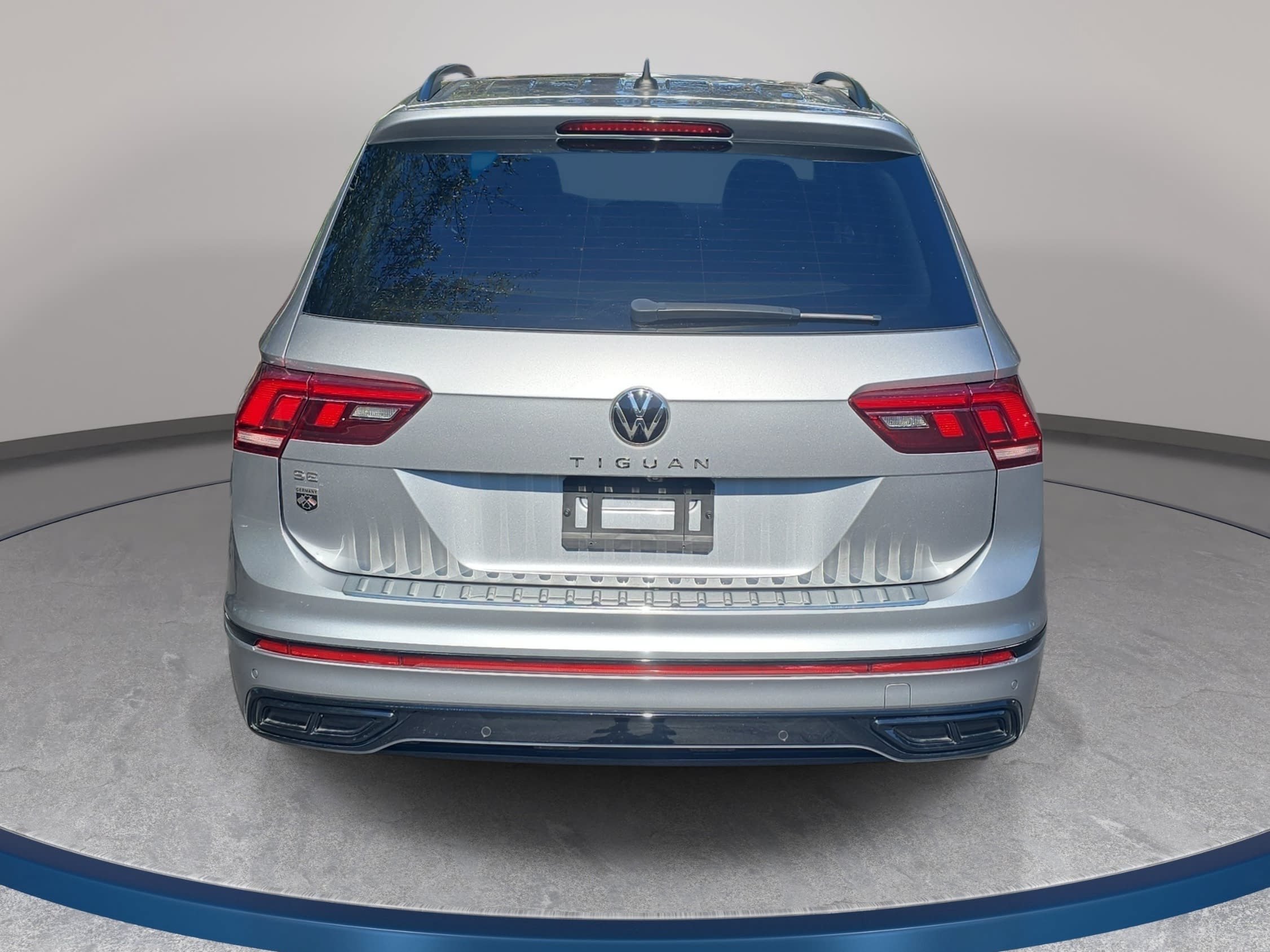 Certified 2022 Volkswagen Tiguan SE R-Line FWD image 6