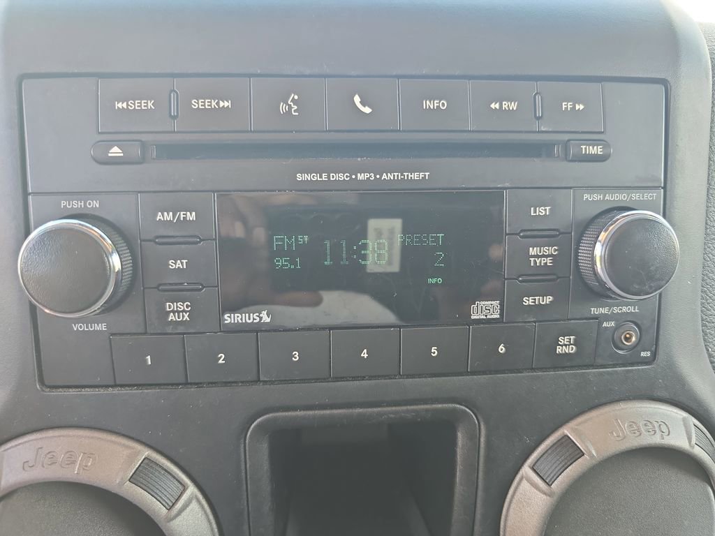 Used 2016 Jeep Wrangler Unlimited Sport w/ Connectivity Group image 16