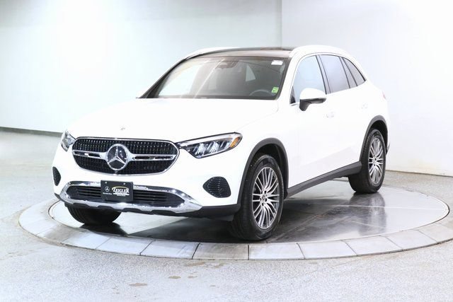 Used 2025 Mercedes-Benz GLC 300 4MATIC image 12