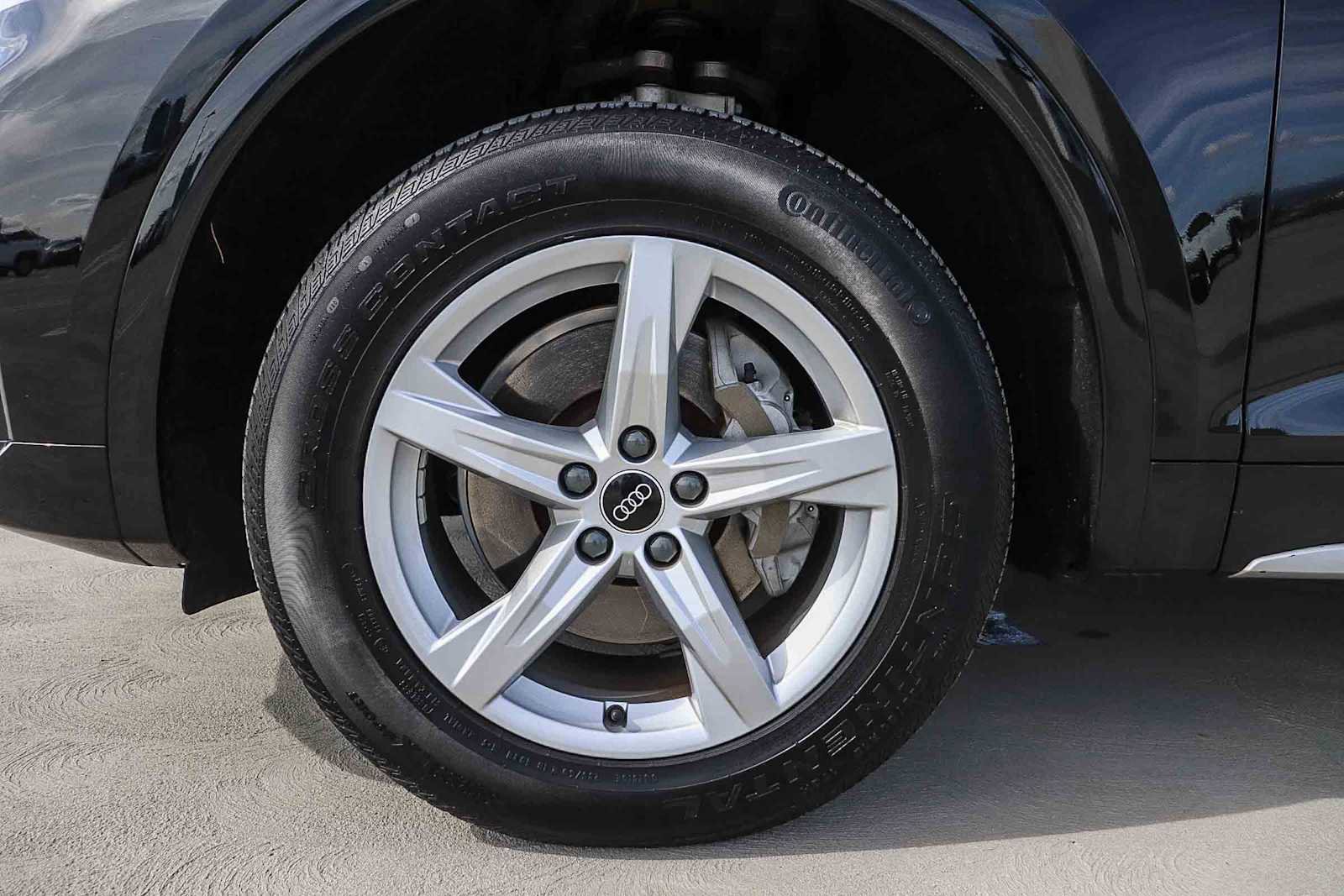 Used 2023 Audi Q5 2.0T Premium w/ Convenience Package AWD/4WD image 14