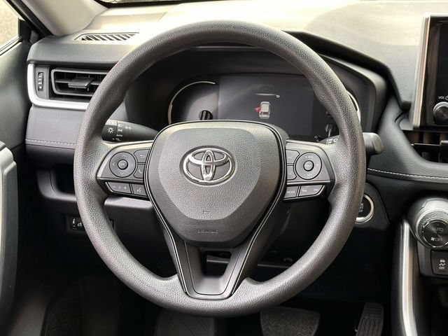 Used 2025 Toyota RAV4 XLE AWD/4WD image 22