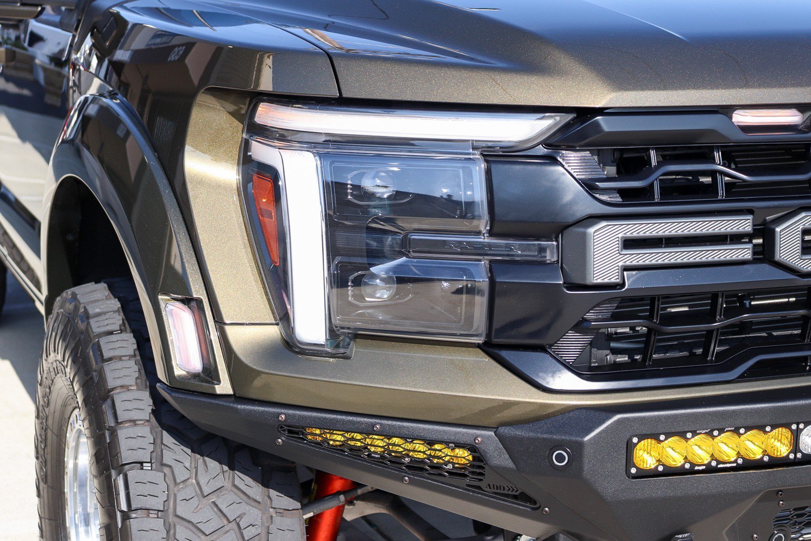 Used 2025 Ford F150 Raptor AWD/4WD image 10