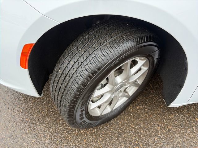 Used 2024 Chrysler Pacifica Touring-L FWD image 17