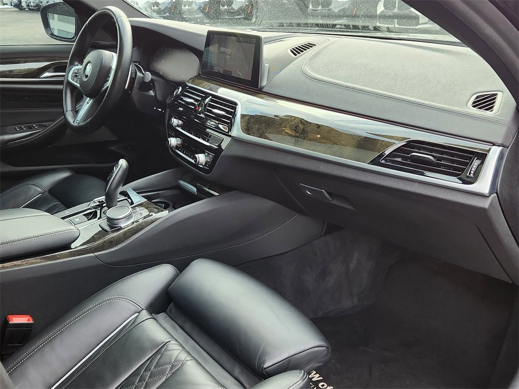 Used 2020 BMW M550i xDrive w/ Executive Package image 17