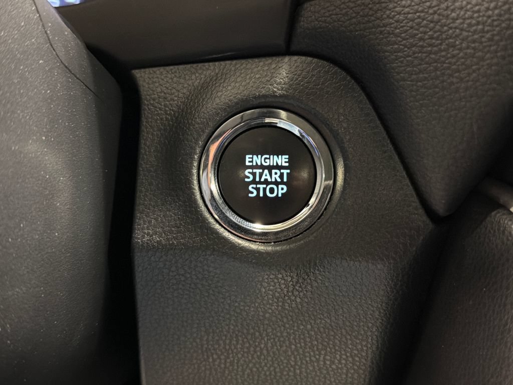 Used 2024 Toyota RAV4 XLE FWD image 36
