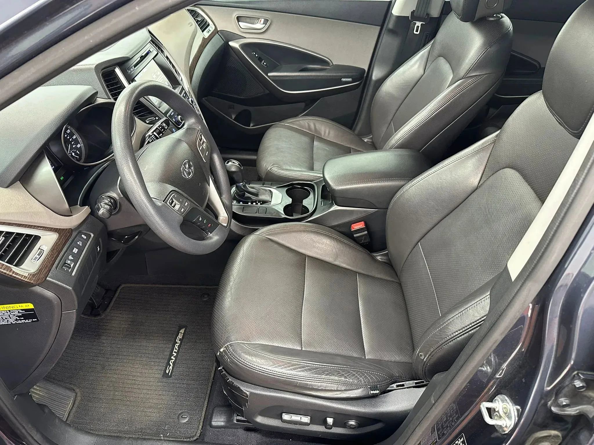 Used 2017 Hyundai Santa Fe SE AWD/4WD image 11
