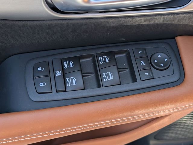 New 2026 Chrysler Pacifica Pinnacle image 11