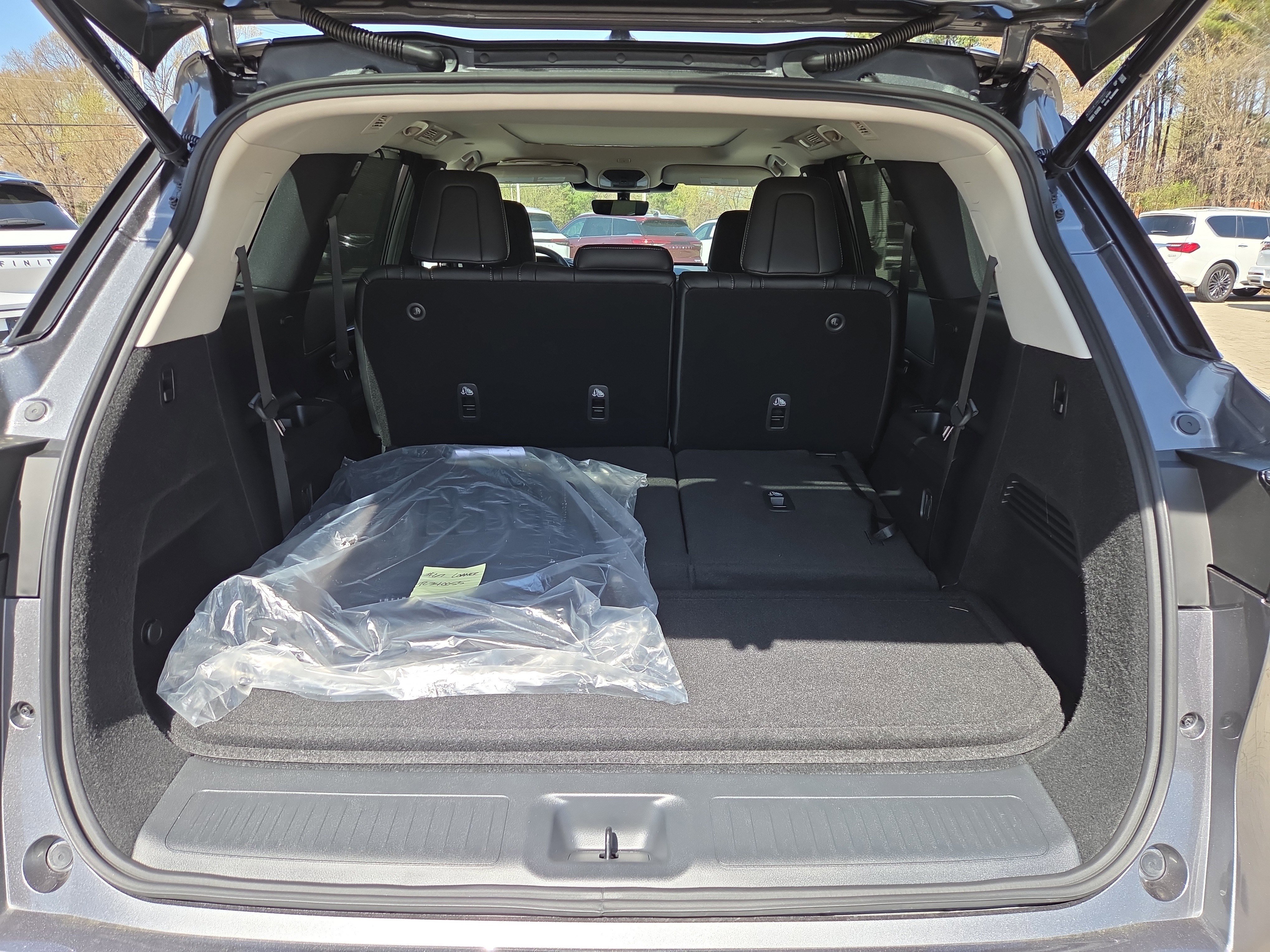 Used 2026 INFINITI QX60 Luxe w/ Cargo Package image 8