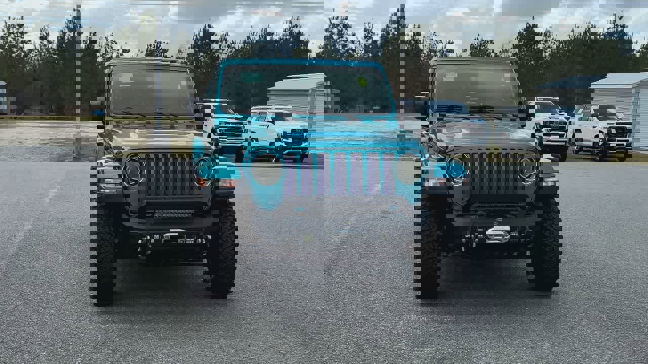 Used 2020 Jeep Wrangler Unlimited Sahara image 3