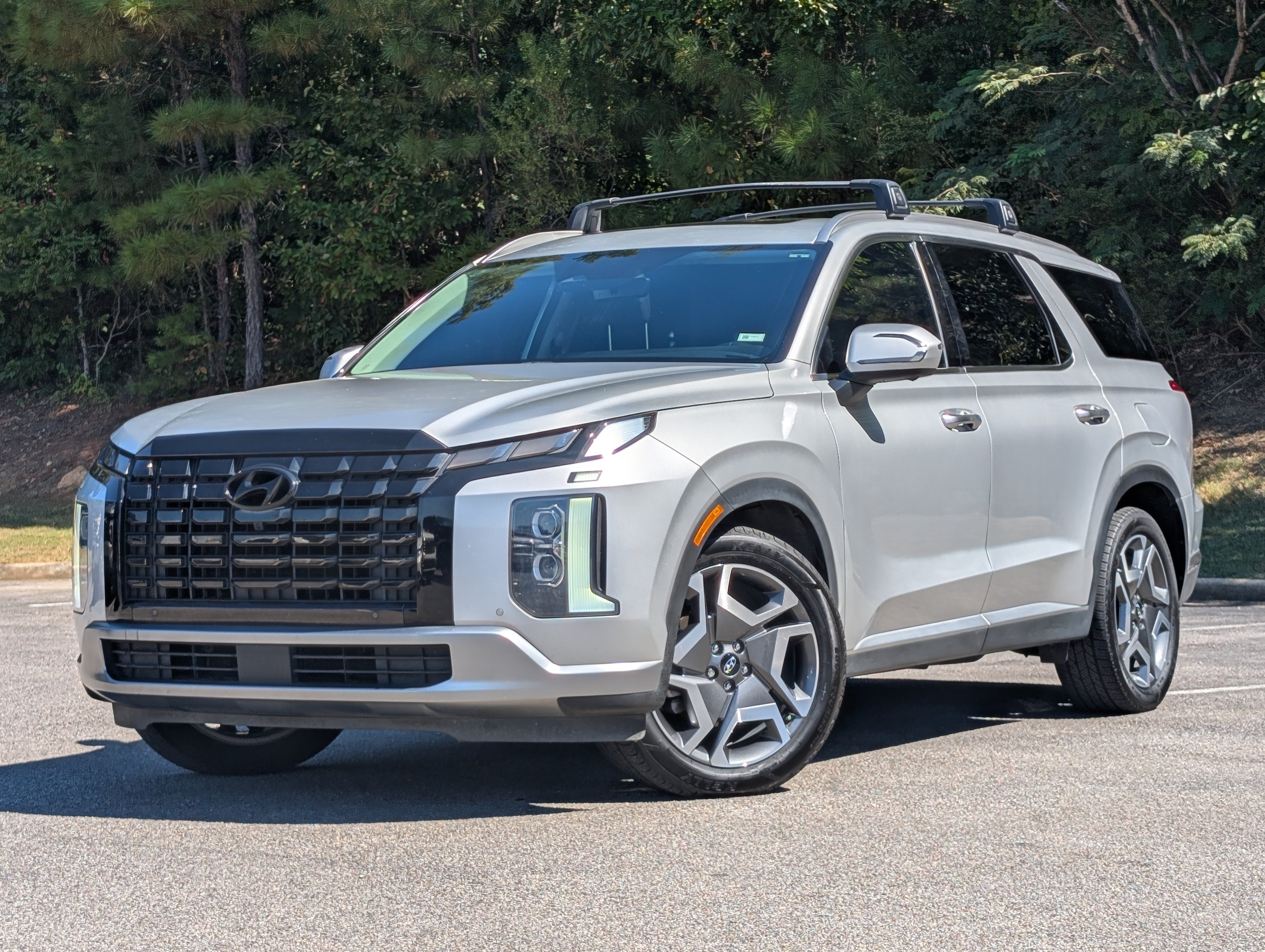 Used 2024 Hyundai Palisade SEL w/ Premium Package FWD image 4