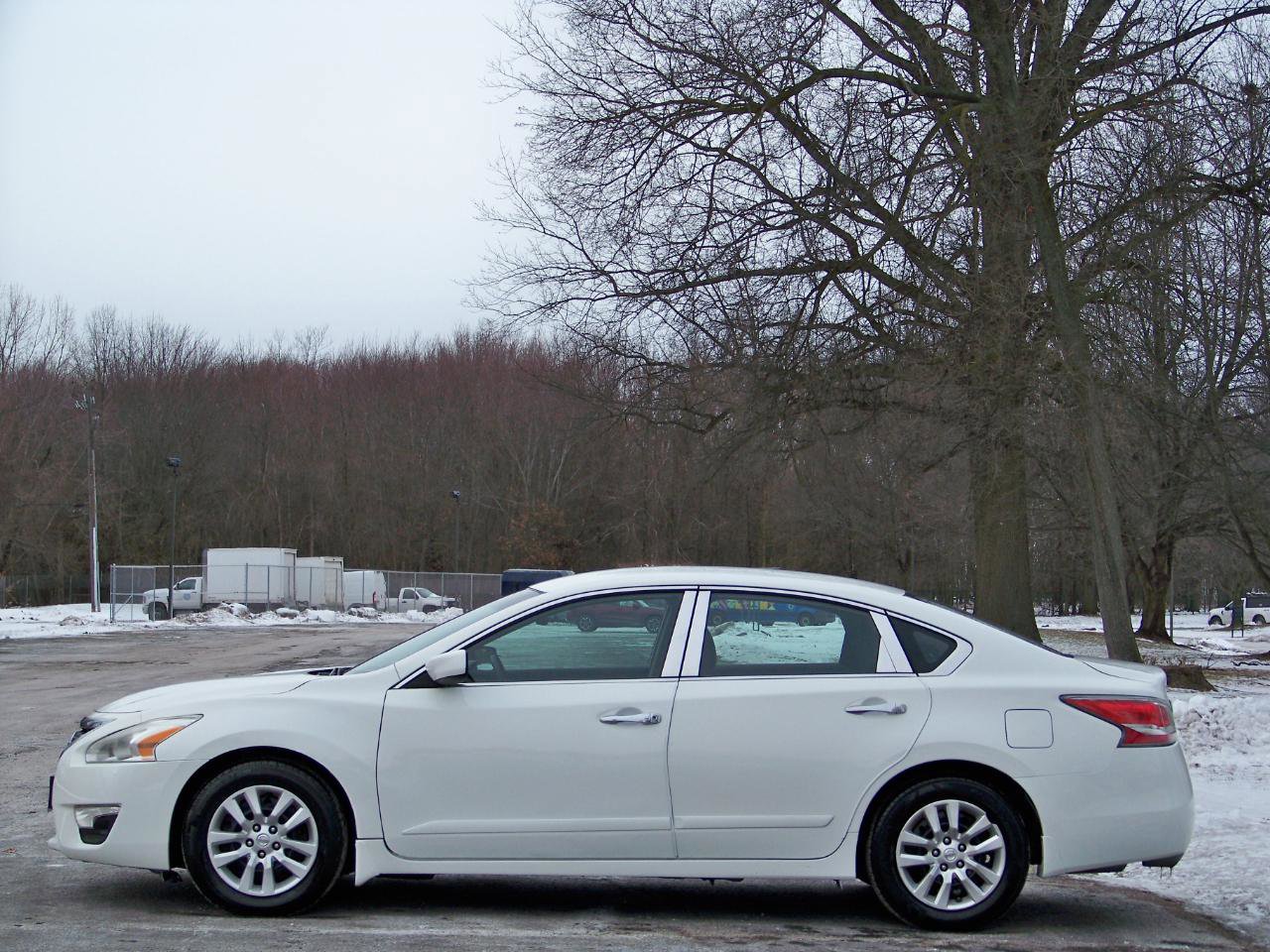 Used 2015 Nissan Altima 2.5 S w/ Power Driver Seat Package image 10