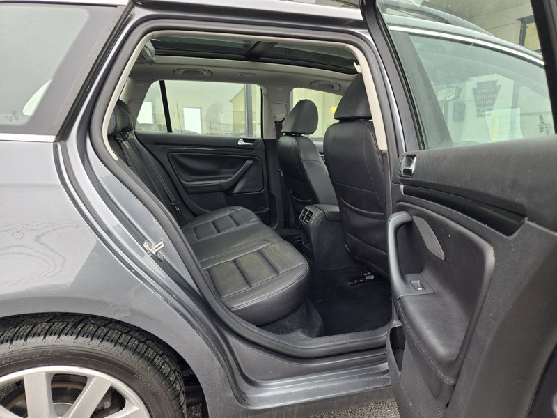 Used 2012 Volkswagen Jetta SportWagen image 12