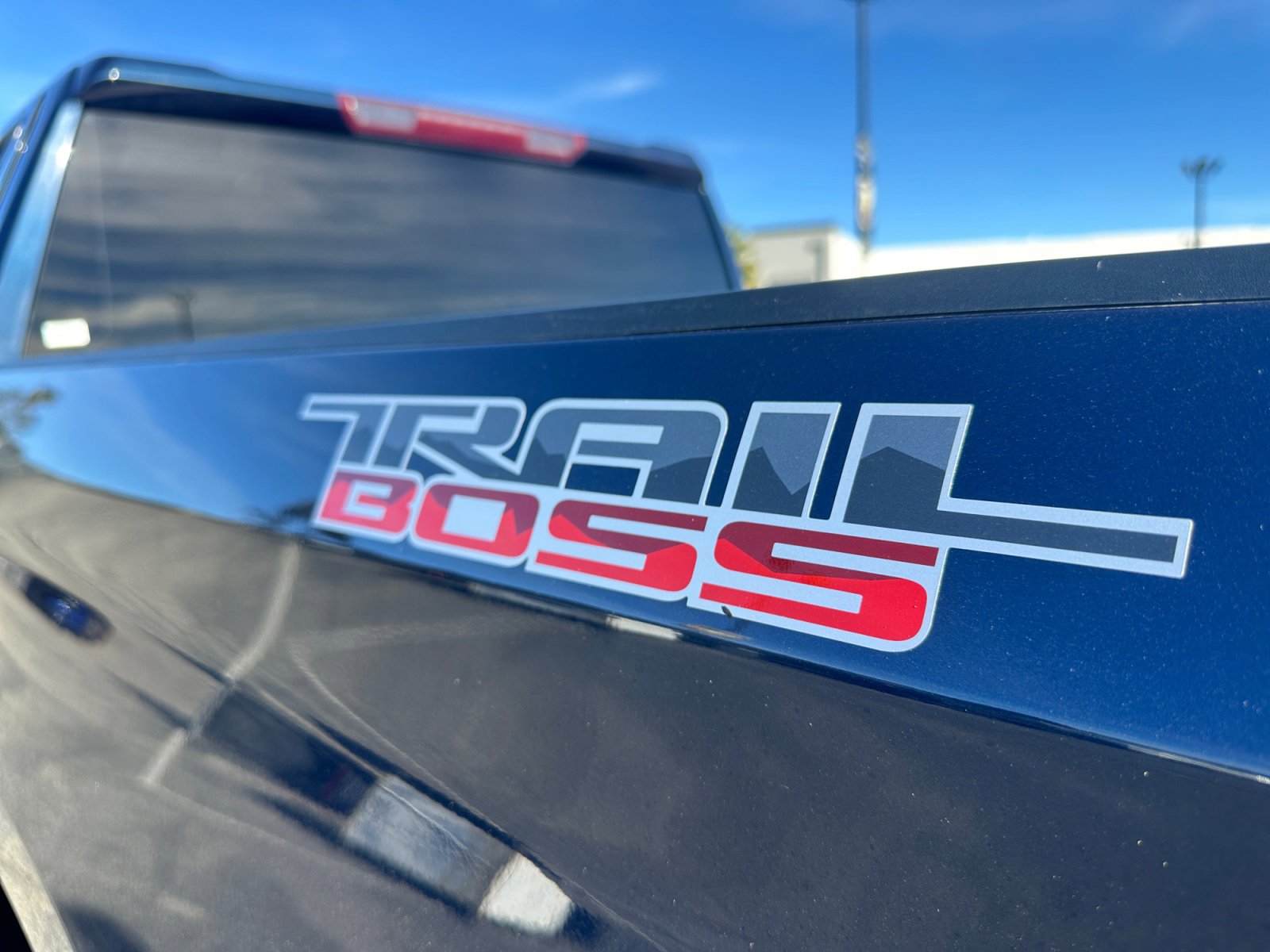 Used 2022 Chevrolet Silverado 1500 LT Trail Boss AWD/4WD image 28