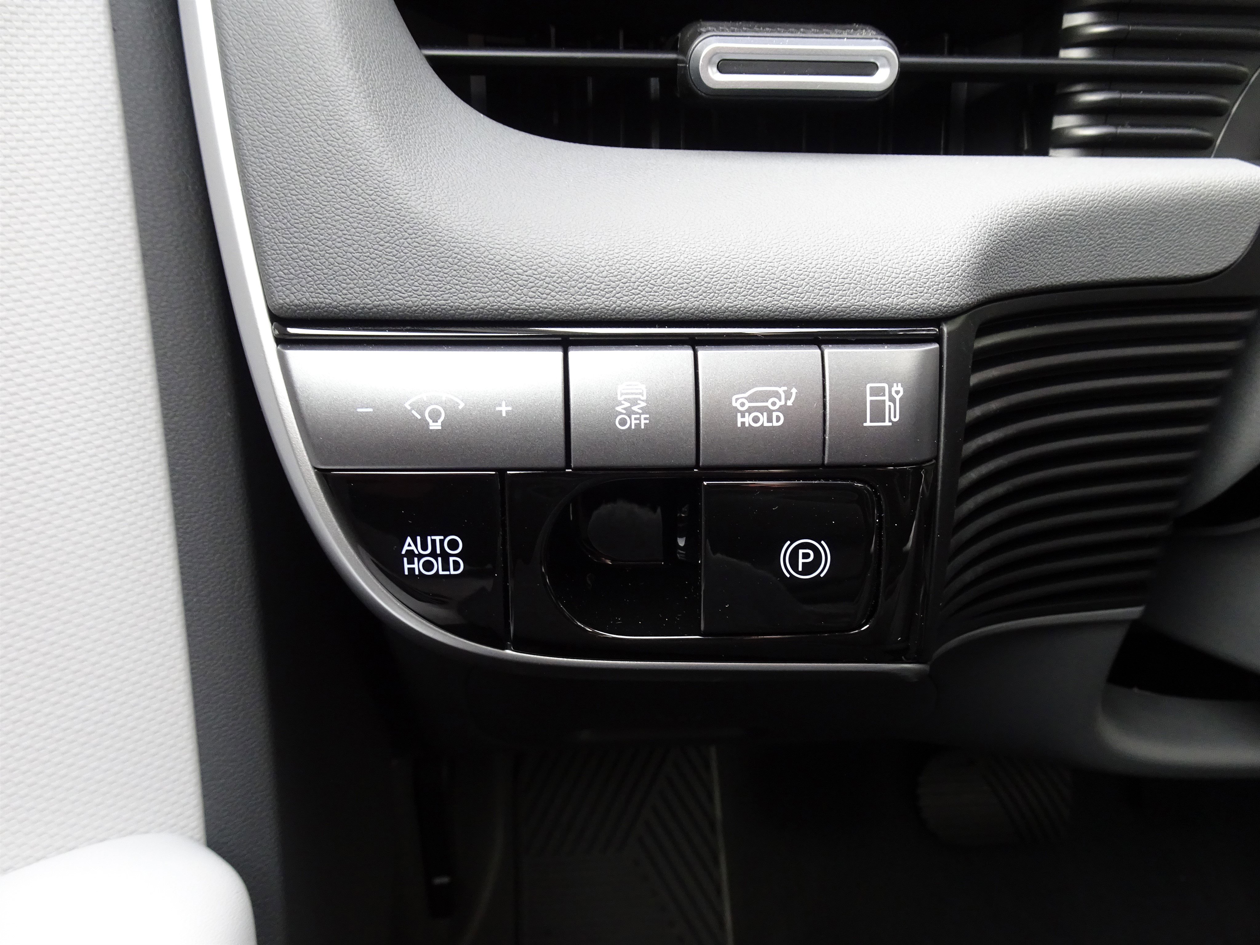 New 2026 Hyundai Ioniq 5 SEL image 23